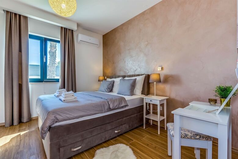 House Luxus Villa Arly