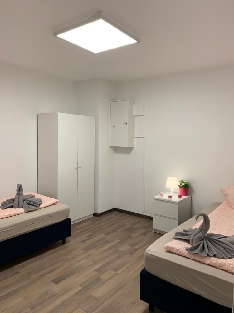 Apartamentos K�ln Aachener Weiher Wg 1-4