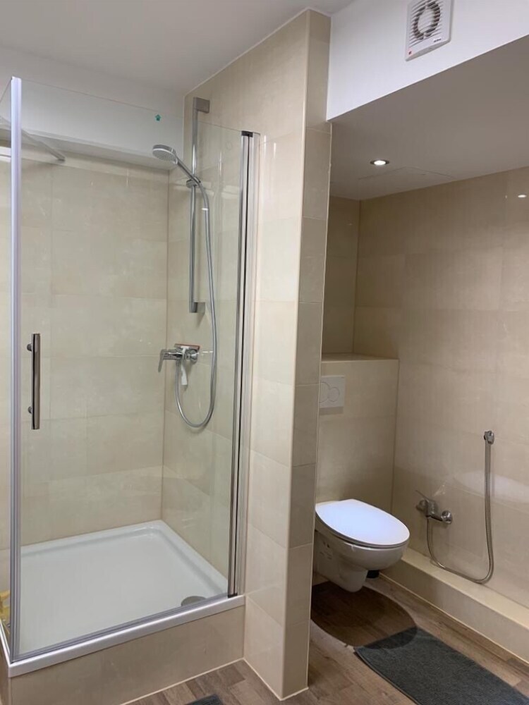 Apartamentos K�ln Aachener Weiher Wg 1-4