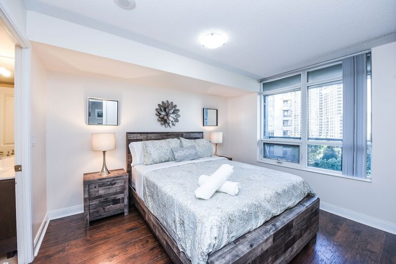 Apartamentos Luxurious 2bd & 2br Condo In Square One