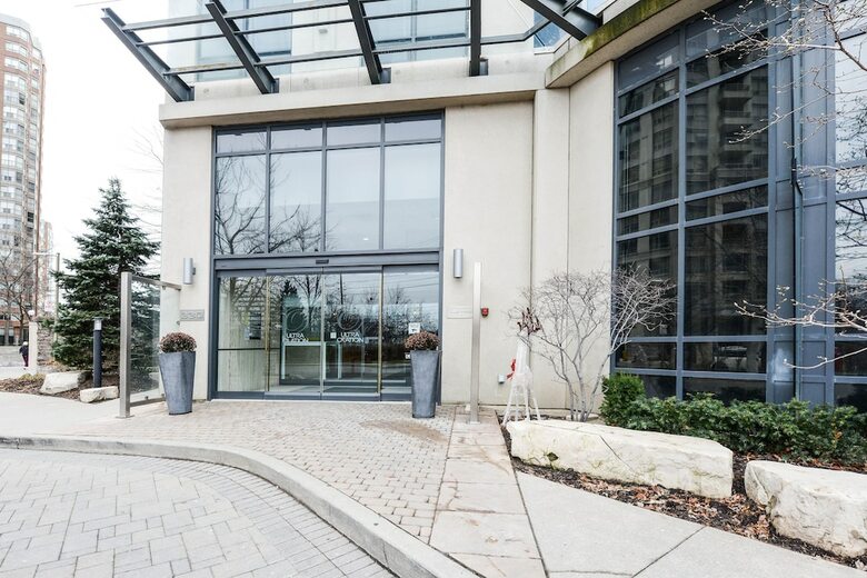 Apartamentos Luxurious 2bd & 2br Condo In Square One