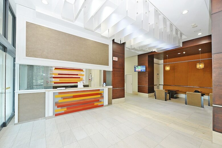 Apartamentos Luxurious 2bd & 2br Condo In Square One