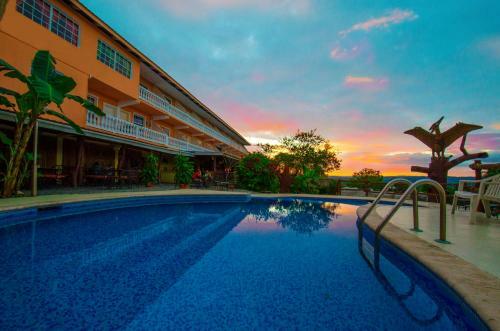 Hotel Cahal Pech Village Resort