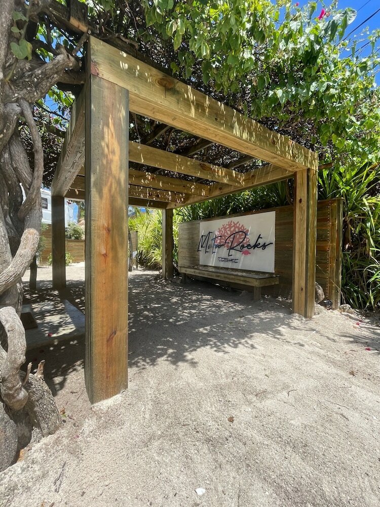 Hotel Mata Rocks Resort