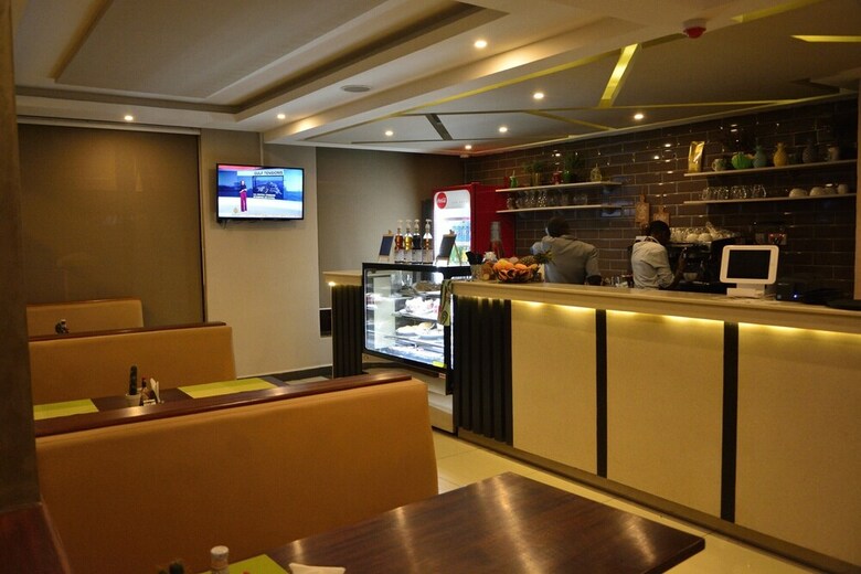 Razana Hotel