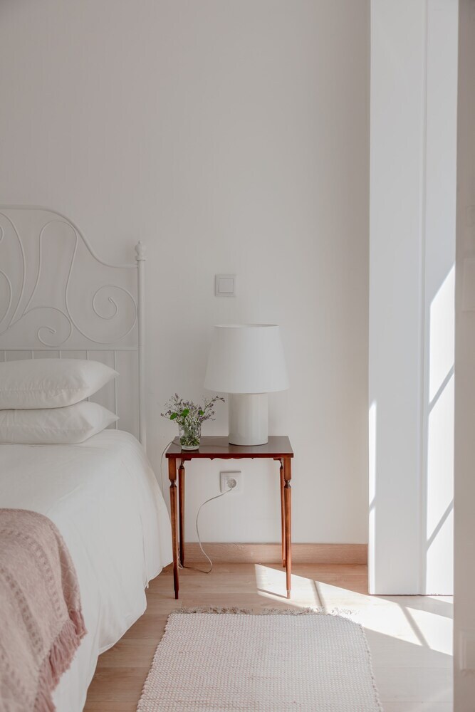 Bright & Spacious W/ Orange Tree Patio Apartment By Timecooler