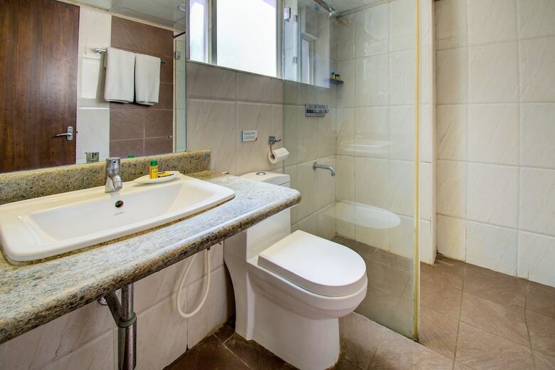 Fabhotel Sherwood Suite