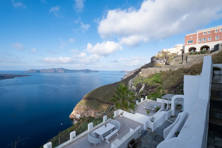 Hotel Loucas On The Cliff