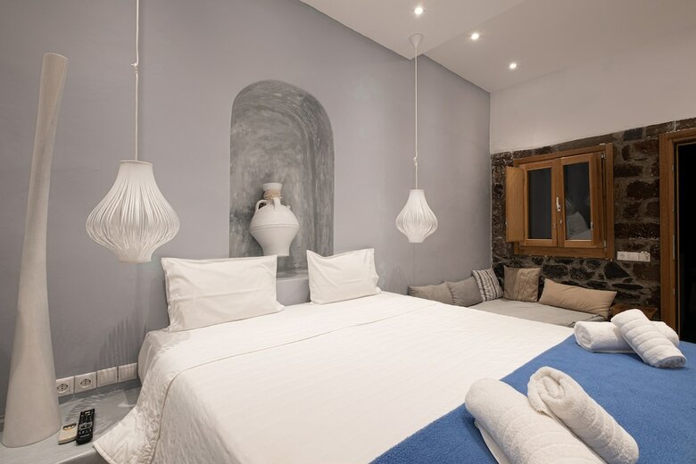 Hotel Loucas On The Cliff