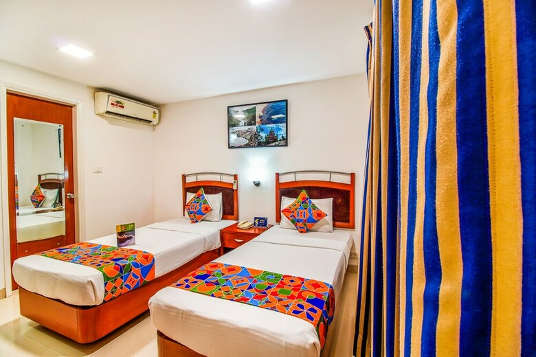 Fabhotel Divine Inn