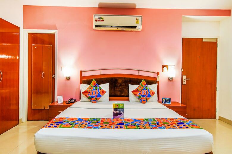 Fabhotel Divine Inn