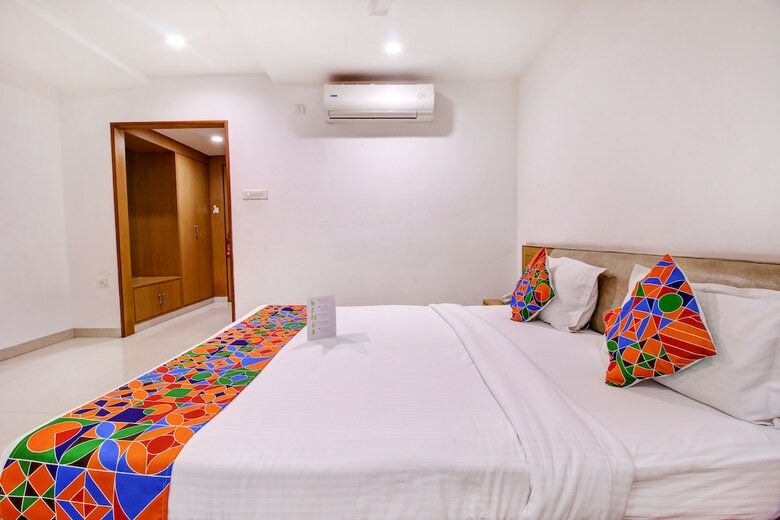 Fabhotel Syberitic Suites