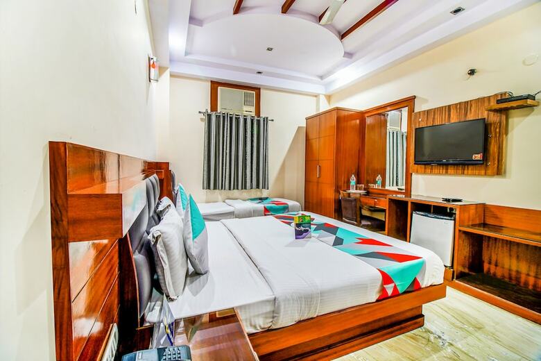 Hotel Fabexpress Jaggi Palace