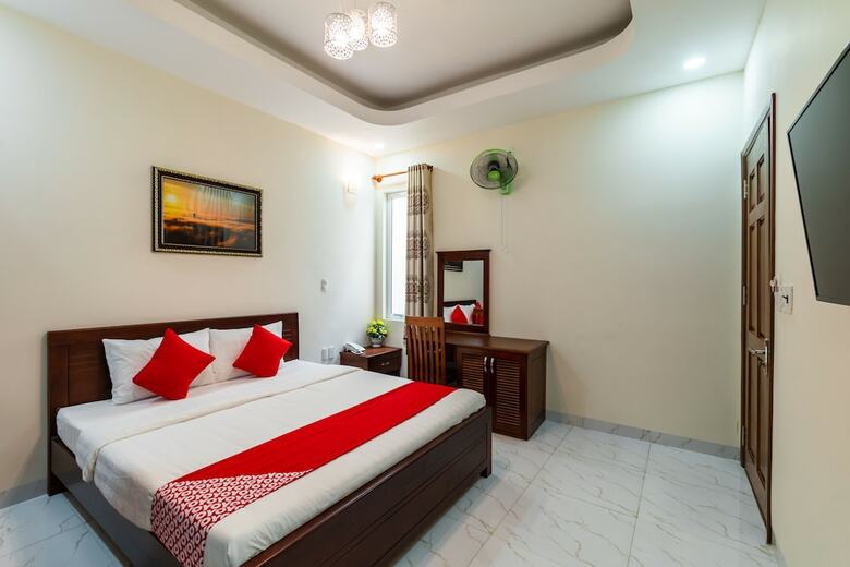 Oyo 222 Queen Hotel
