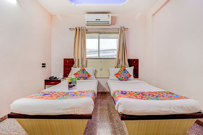 Fabhotel Crystal Court Inn