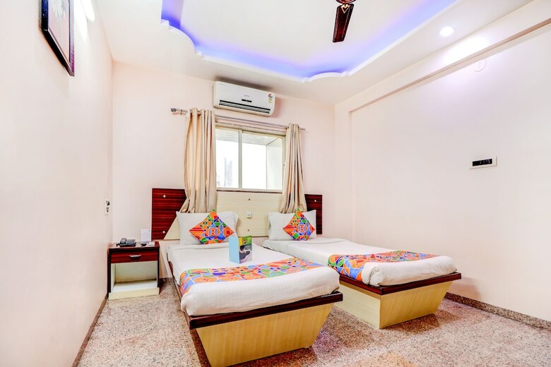 Fabhotel Crystal Court Inn