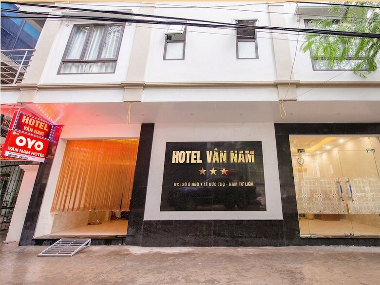 Oyo 411 Van Nam Hotel
