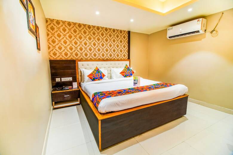 Fabhotel Svr And Banquet
