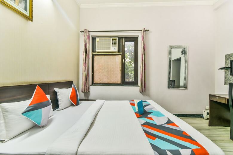 Hotel Fabexpress Chirag Inn