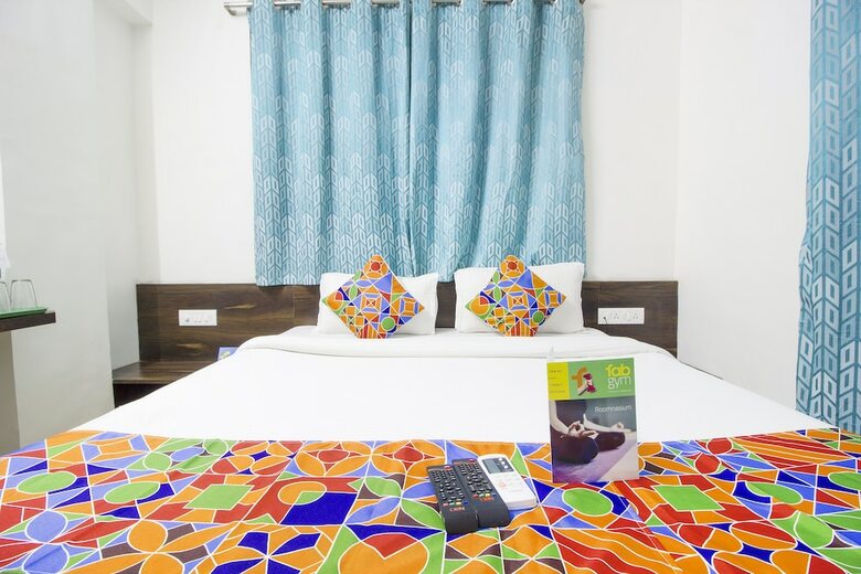 Fabhotel House Khas Suites