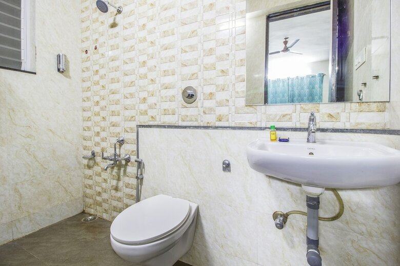 Fabhotel House Khas Suites
