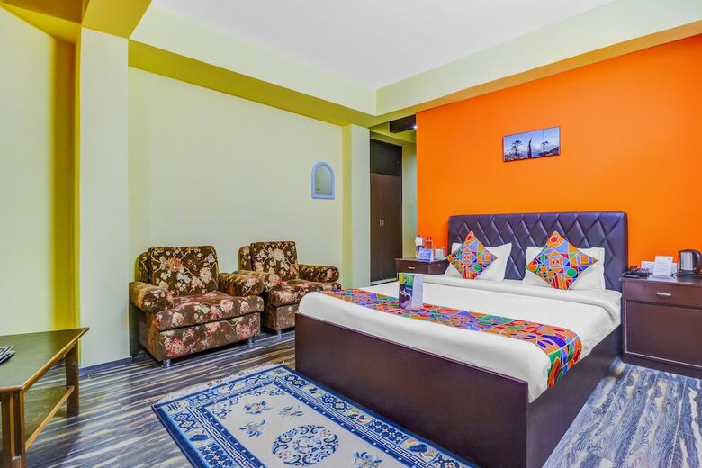 Fabhotel Misty Oak