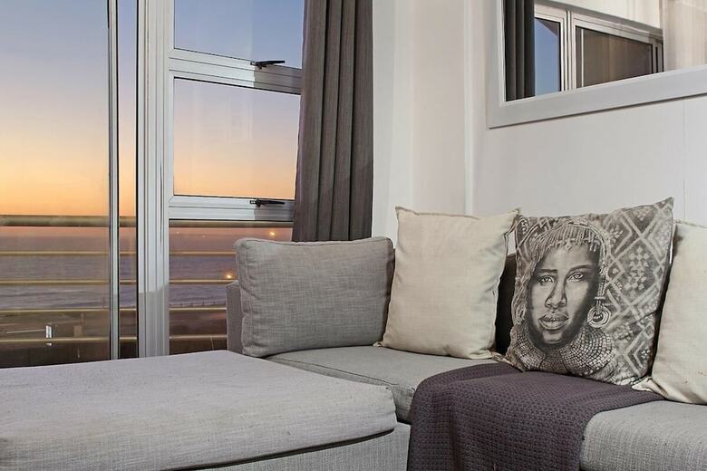 Apartamentos The Bays B202