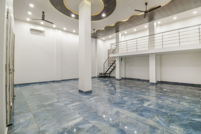 Gracious A Unit Of Hotel Vishesh