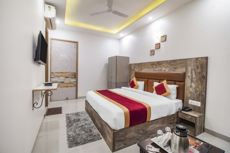 Gracious A Unit Of Hotel Vishesh
