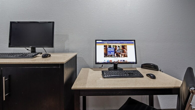 Best Western Plus Carrollton Hotel