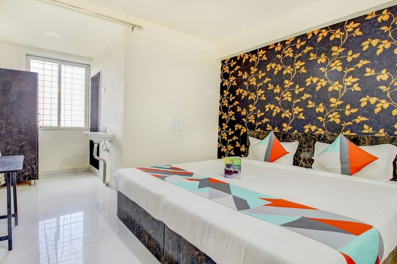 Fabhotel World King