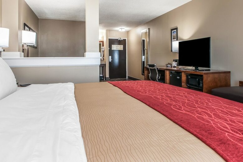 Hotel Comfort Inn And Suites