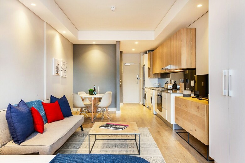 City View Balcony Apartment 908