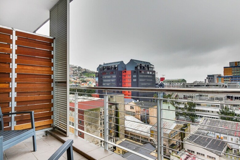 City View Balcony Apartment 908