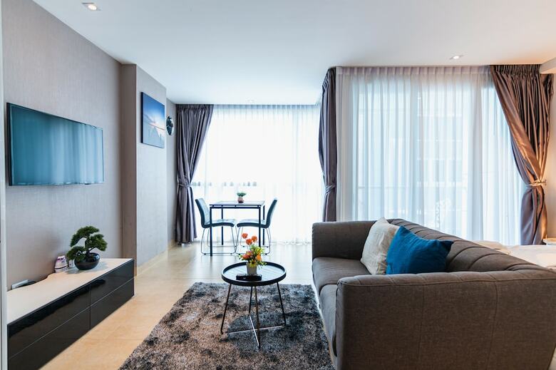 Centara Av. Residence By Pattaya Holiday