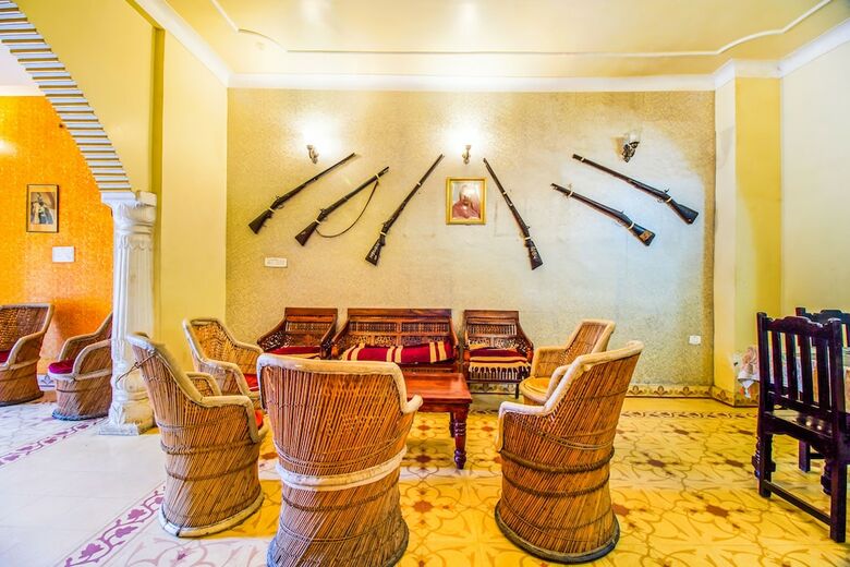 Fabhotel Utsav Niwas