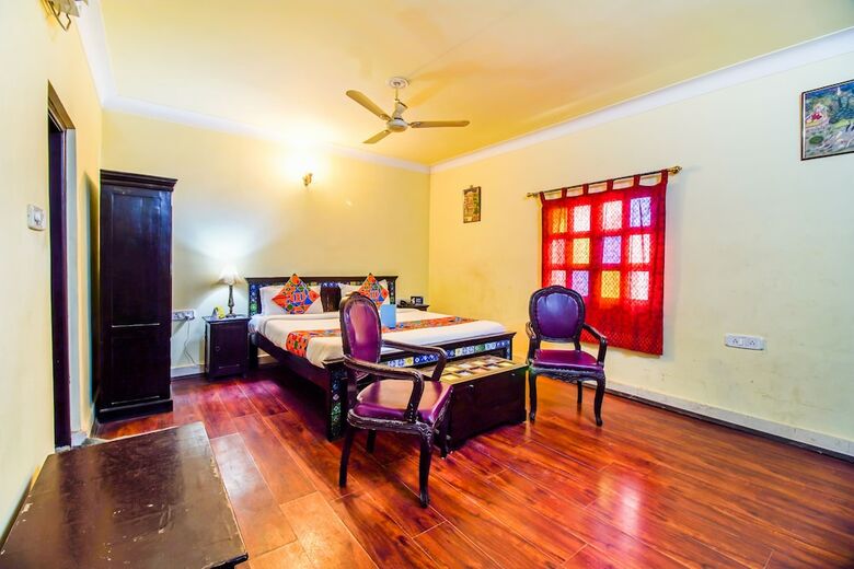 Fabhotel Utsav Niwas