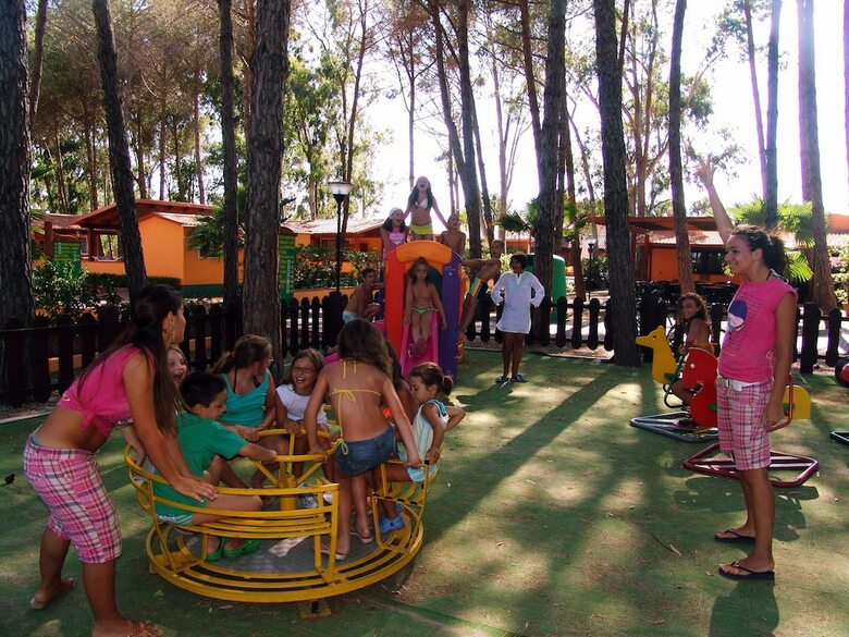 Happy Camp In Camping Villaggio Thurium