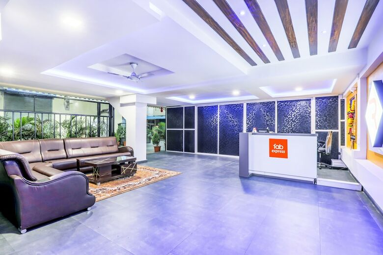 Hotel Fabexpress Classic Residency
