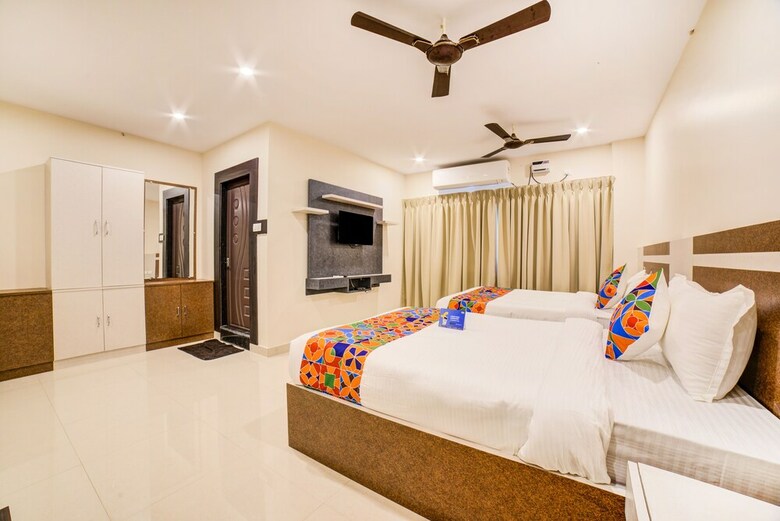 Fabhotel Spark Inn