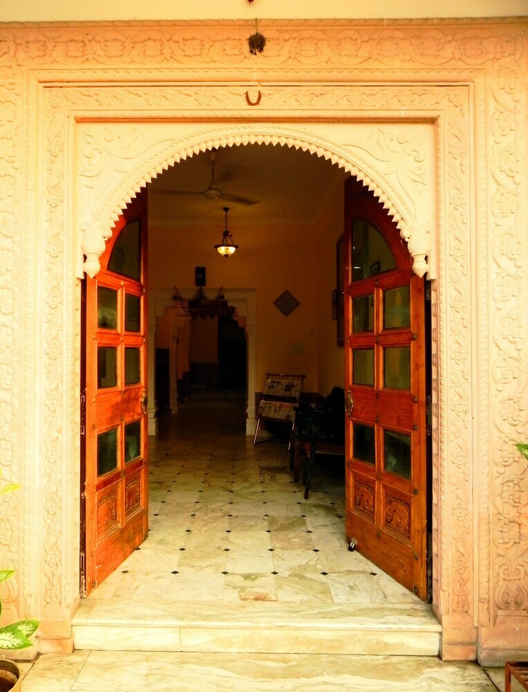 Hotel Kishan Kunj