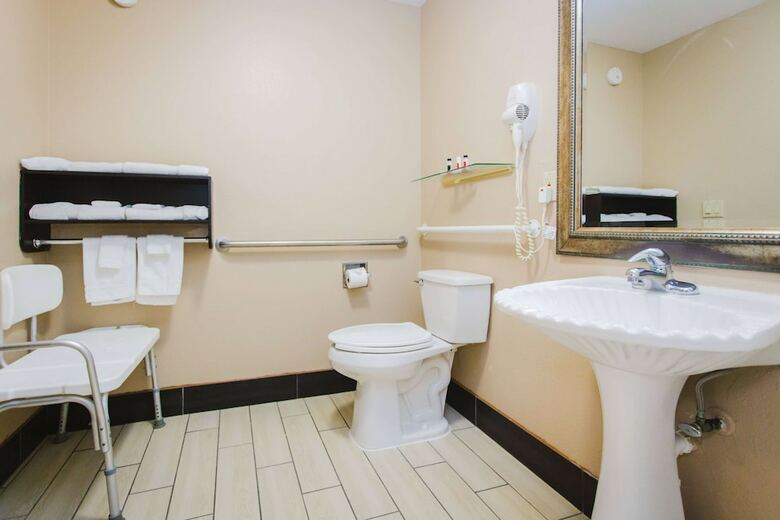 Hotel Days Inn By Wyndham Rosenberg