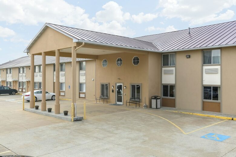 Hotel Baymont By Wyndham Bowling Green