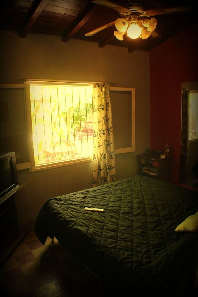 Hostal Amukan Guest House - Hostel