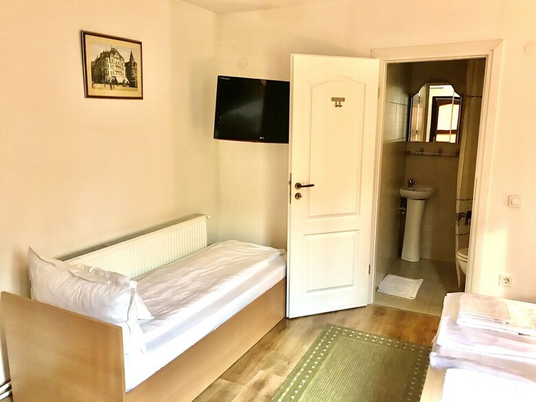 Pension Cristi's Rooms