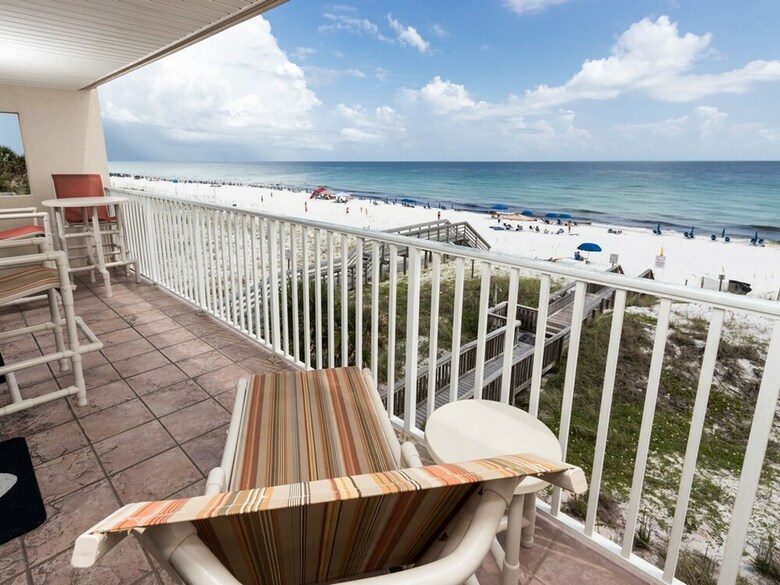 Beach Therapy At The Palms Fwb