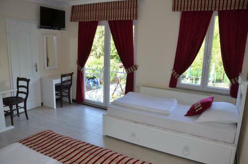 Rooms And Apartments Neron