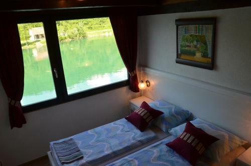 Rooms And Apartments Neron