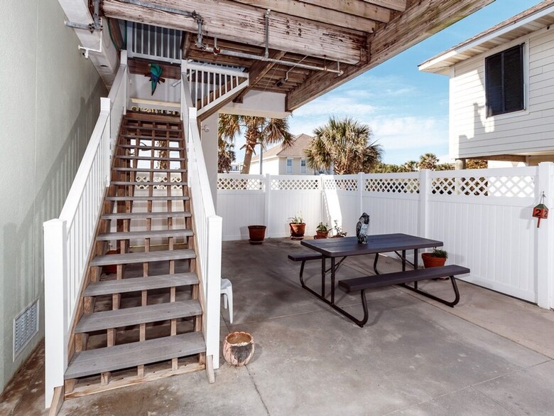 Sandy Beach - Pensacola Beach