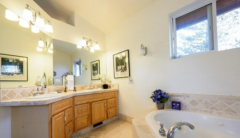 Mv25: Waterfront Tahoe Keys Home